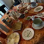 לינה וארוחת בוקר Les D'arrauntz אוסטריץ