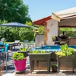Les D'arrauntz Bed & Breakfast 3*