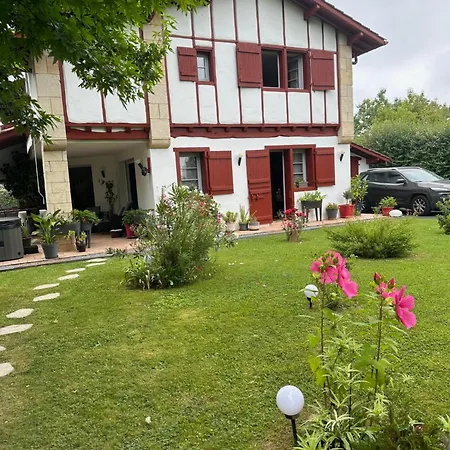 Bed & Breakfast Les D'arrauntz 3*