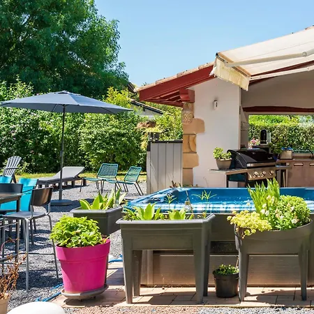 Les D'arrauntz Bed & Breakfast 3*