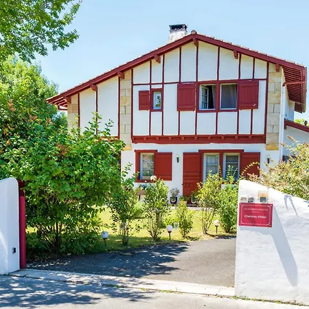 Les D'arrauntz Bed & Breakfast 3*